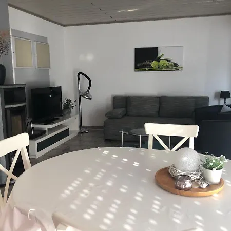 Moderne Messe Uni Stadion *