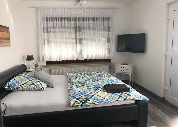 Moderne Messe Uni Stadion *