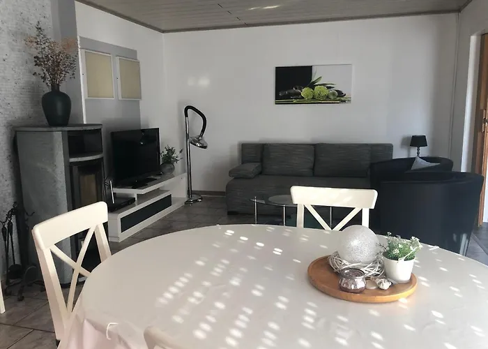 Moderne Messe Uni Stadion *