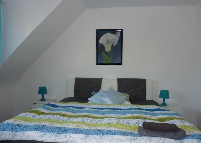 Moderne Messe Uni Stadion *